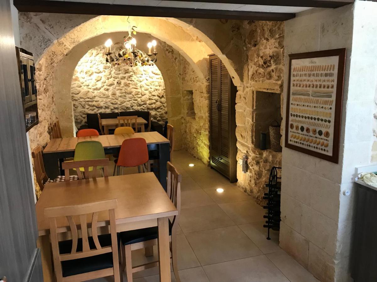 The Cloisters Bed And Breakfast Xagħra Exteriör bild