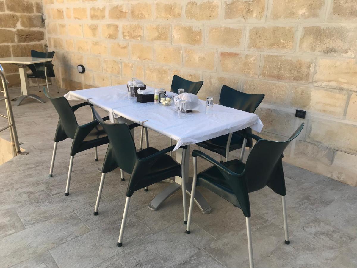 The Cloisters Bed And Breakfast Xagħra Exteriör bild