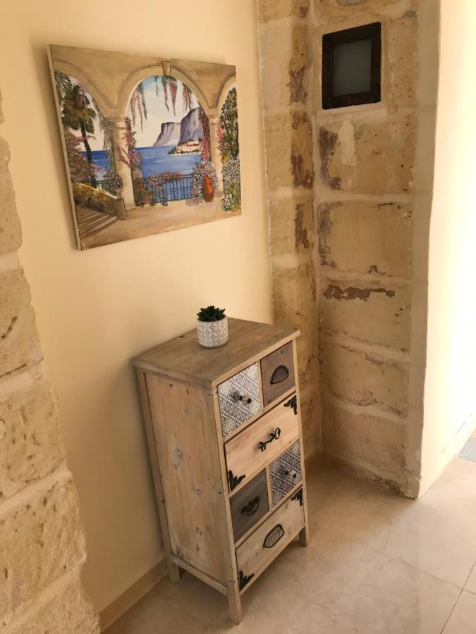 The Cloisters Bed And Breakfast Xagħra Exteriör bild