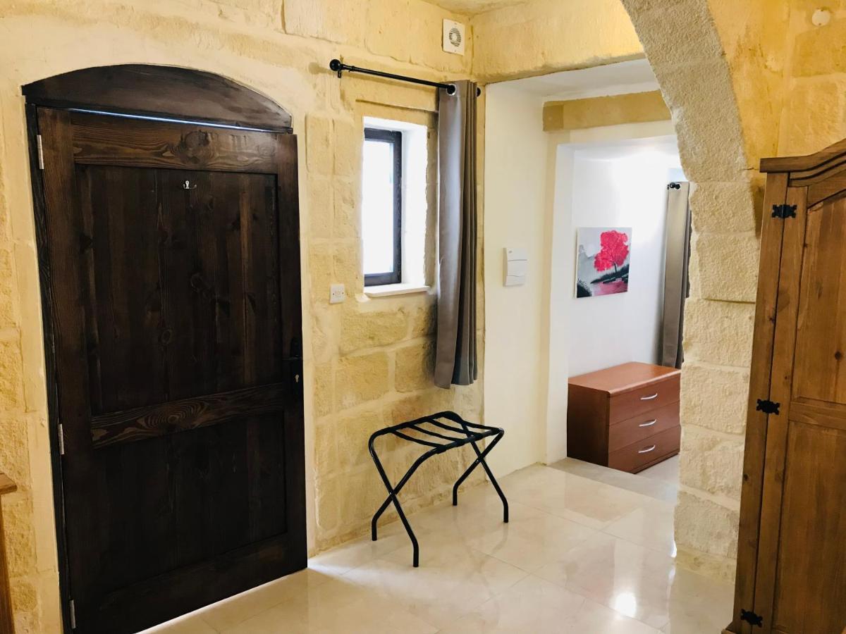 The Cloisters Bed And Breakfast Xagħra Exteriör bild