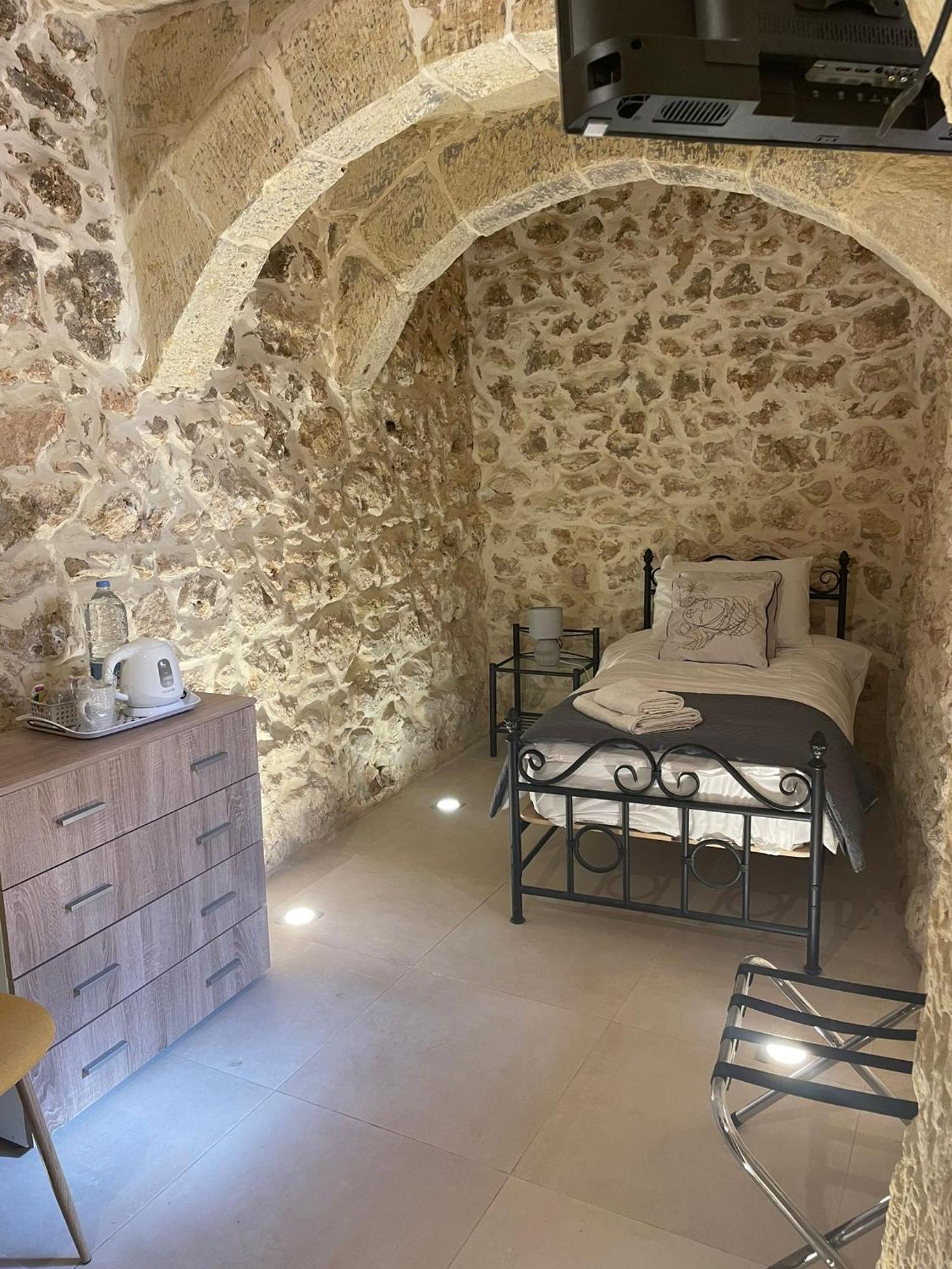 The Cloisters Bed And Breakfast Xagħra Exteriör bild